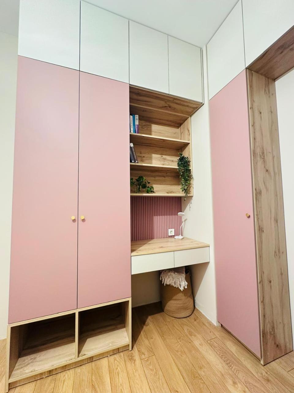 Side Apartment *